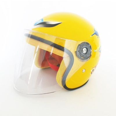 Детска каска жълта