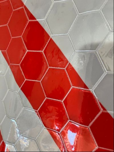 Светлоотразителна табела за падащ борд